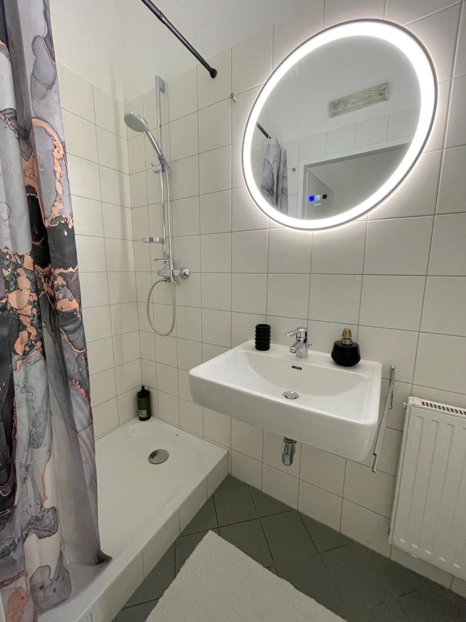 Authentic Apartment Near The City Centre Wenen Buitenkant foto